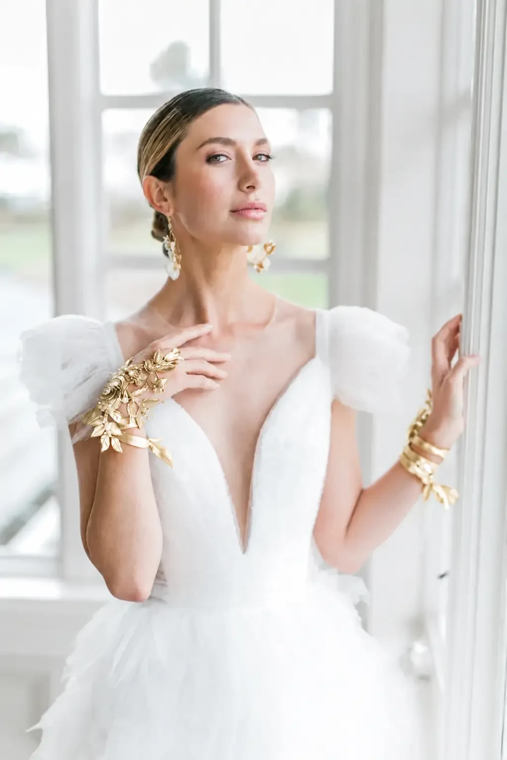 White and Gold Wedding Attire: The Complete Style  Guide for Brides. Desktop Image