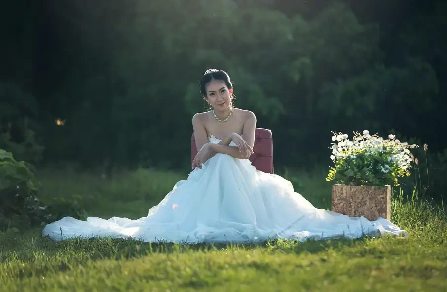 Wedding Gown Silhouettes &amp; Styles: The Complete Name Guide Image