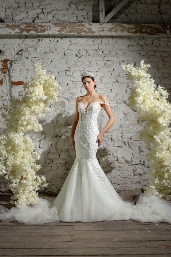 Discovering San Diego Wedding Dresses at Jana Ann Couture Bridal. Mobile Image