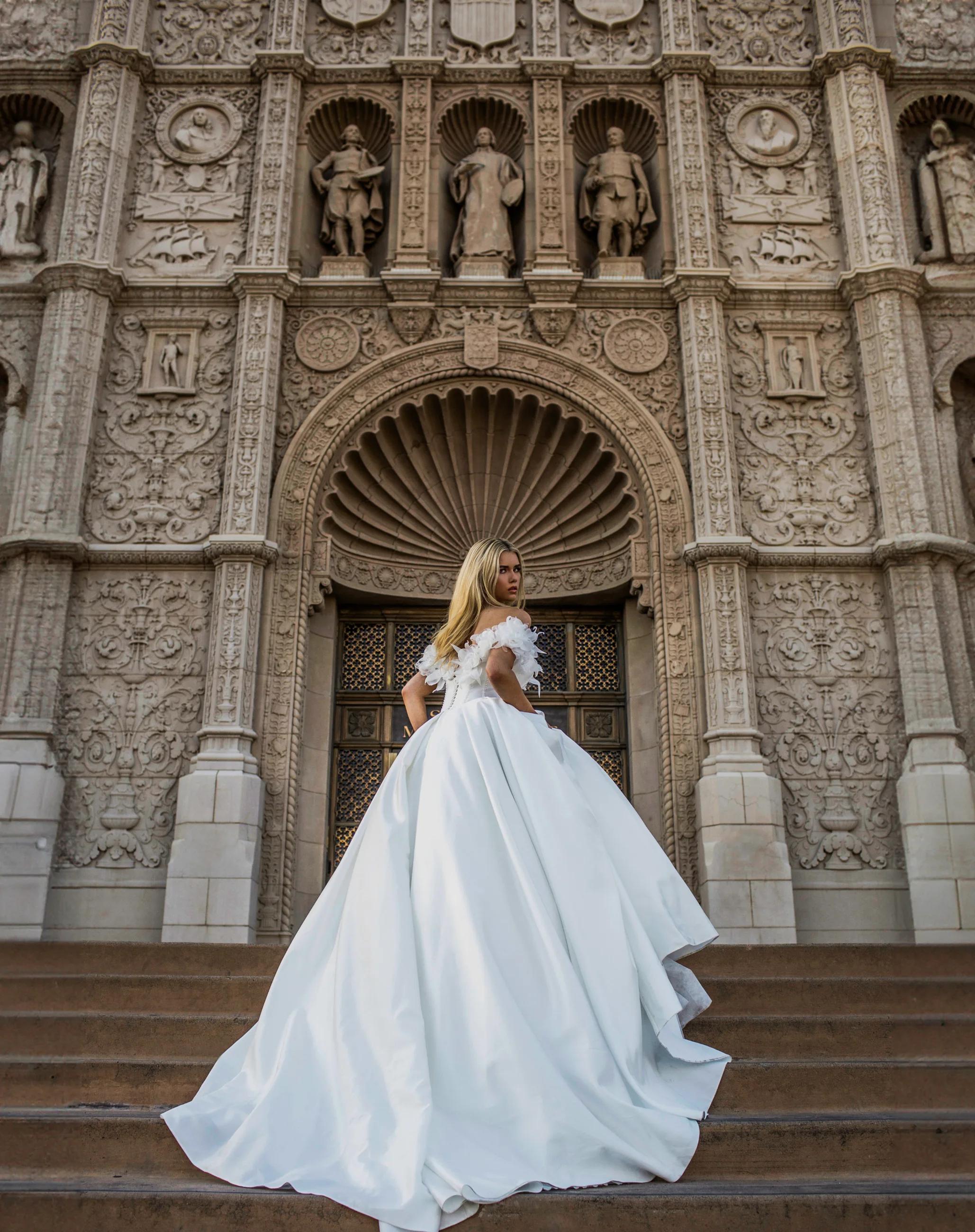 Photo of the bridal accessories