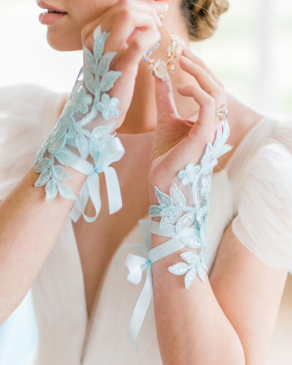 Photo of the bridal accessories
